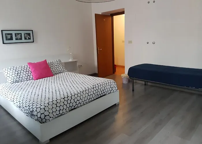 B&B Porto Vecchio ROOMS - Stazione Centrale Trieste